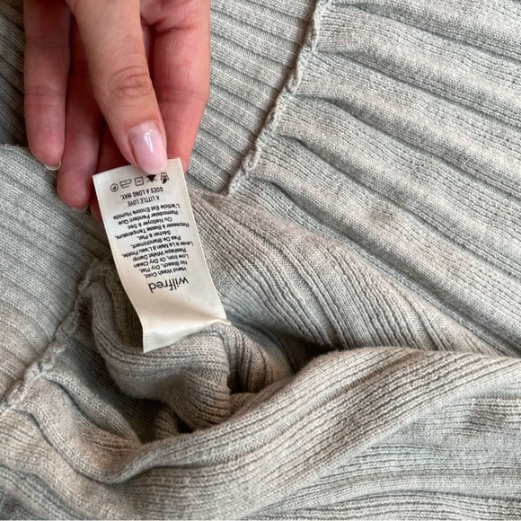 Aritzia grey cardigan - Picture 4 of 4